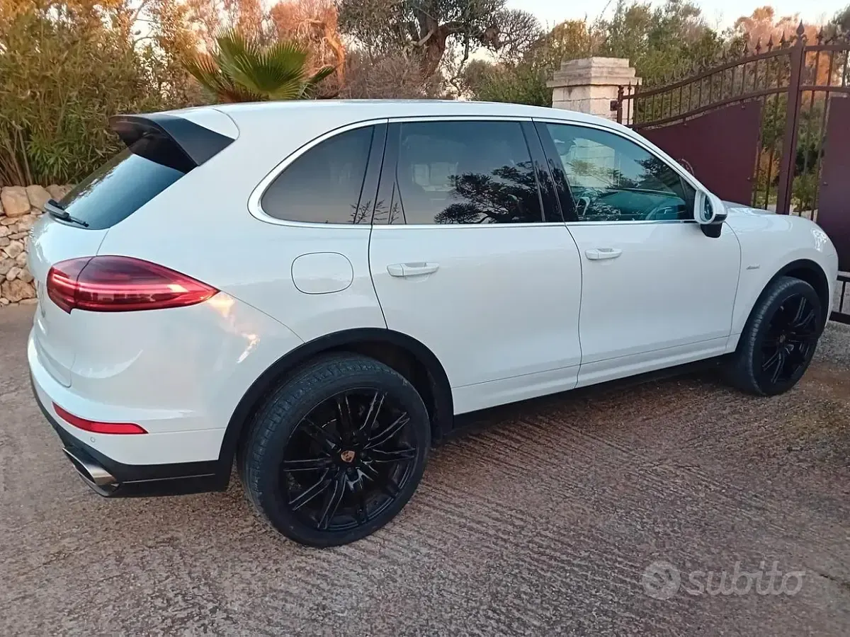 Usata Porsche Cayenne 250 CV (183 kW) 2015 Bianco SUV