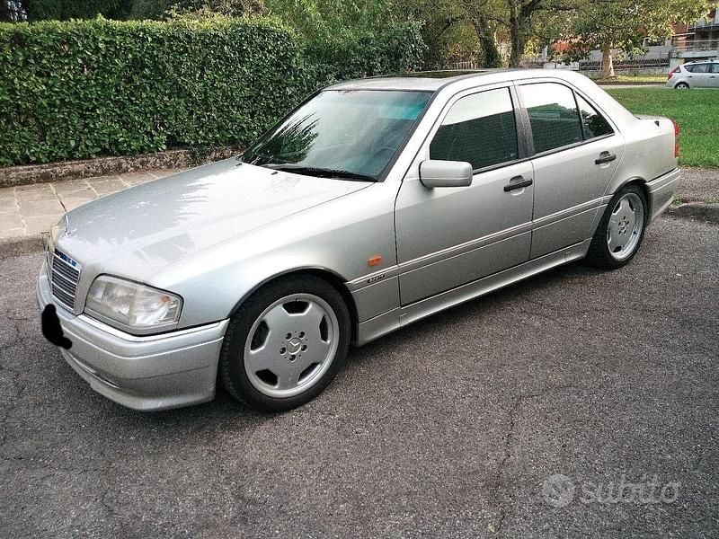 Usata Mercedes C36 AMG AMG 280 CV (205 kW) 1995 Grigio Berlina