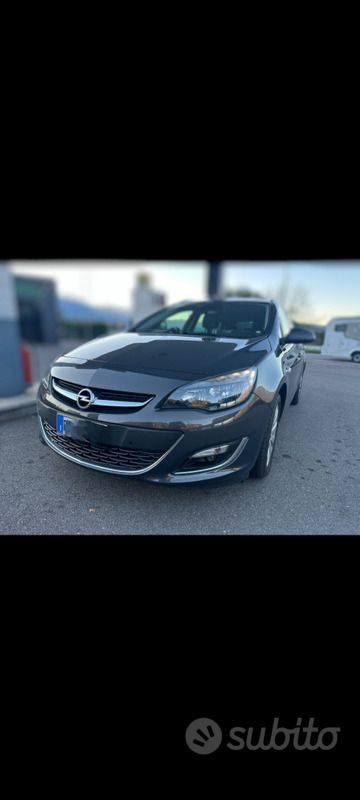 Usata Opel Astra Sport 140 CV (102 kW) 2015 Grigio Station wagon
