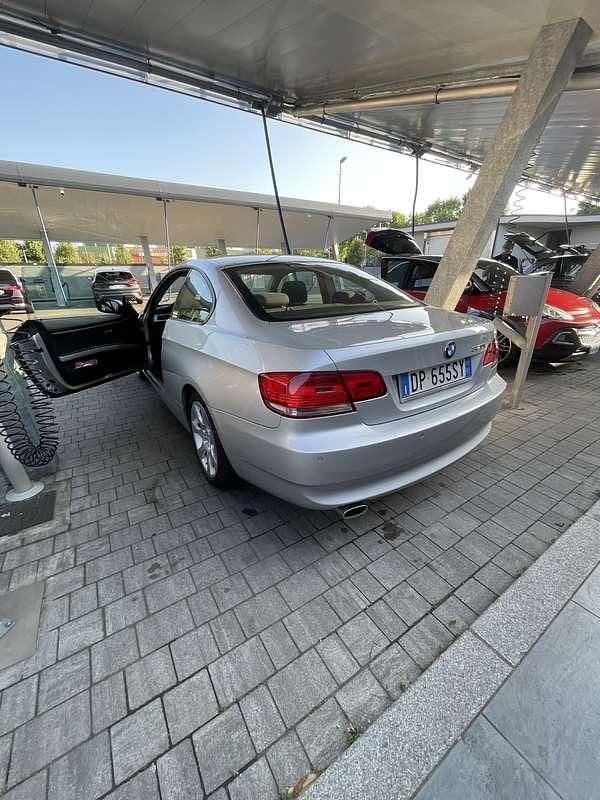Usata BMW 320 170 CV (125 kW) 2008 Coupé