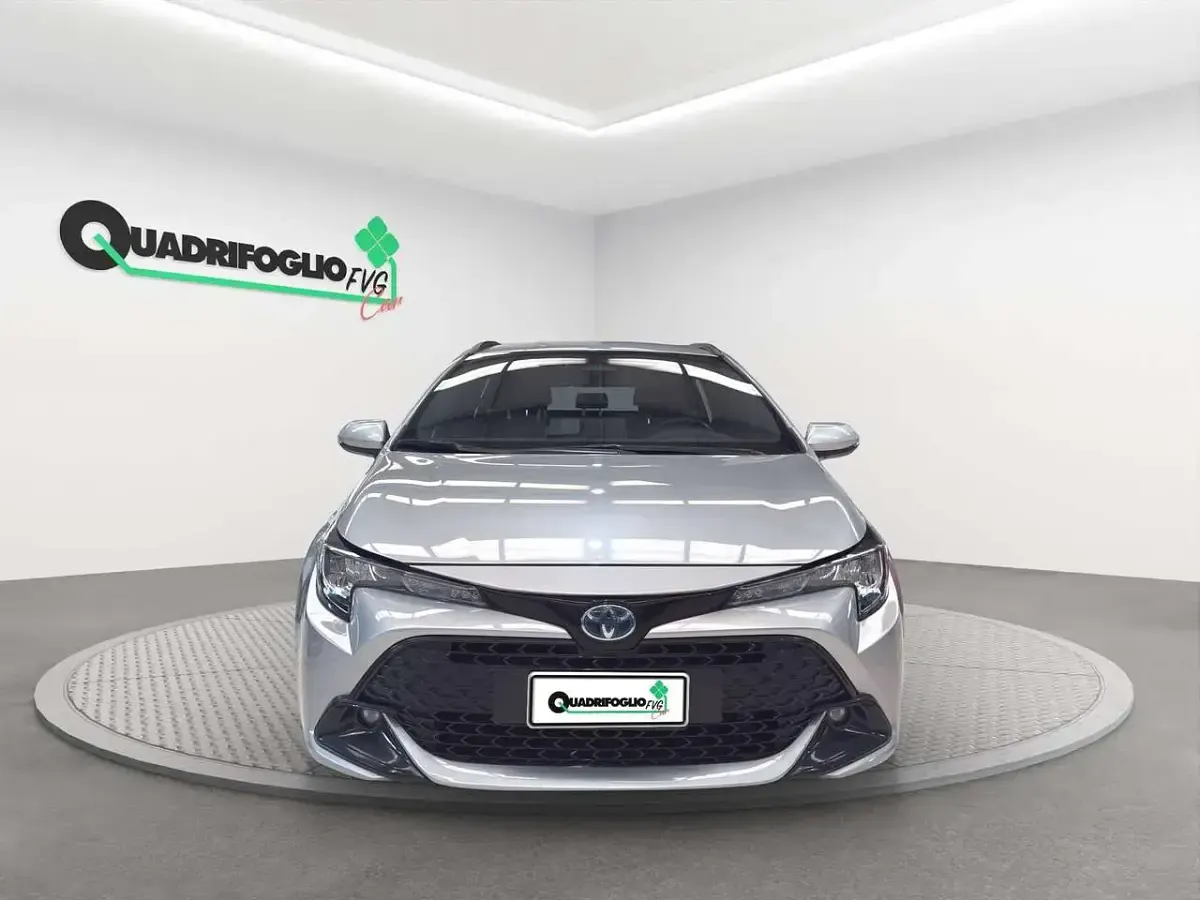 Usata Toyota Corolla Active 98 CV (72 kW) 2023 Argento Station wagon
