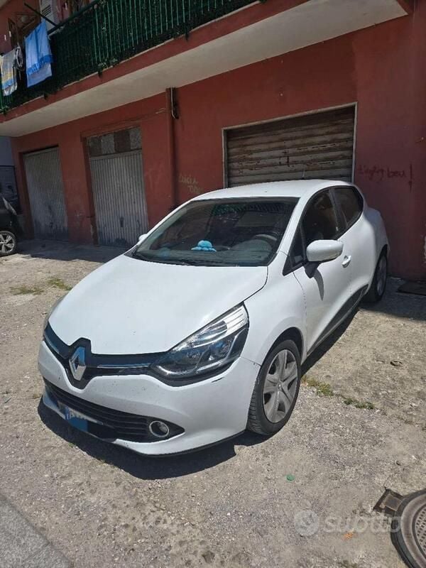 Usata Renault Clio IV Zen 75 CV (55 kW) 2016 Bianco Utilitaria