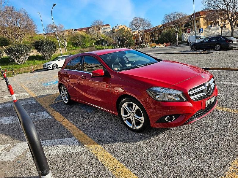 Usata Mercedes A180 109 CV (80 kW) 2016 Rosso Berlina