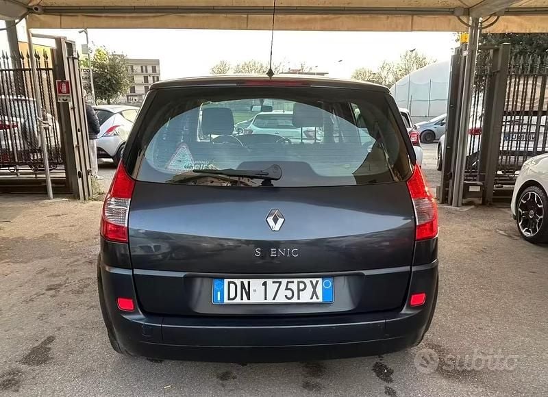 Usata Renault Scénic II 106 CV (77 kW) 2008 Nero Monovolume