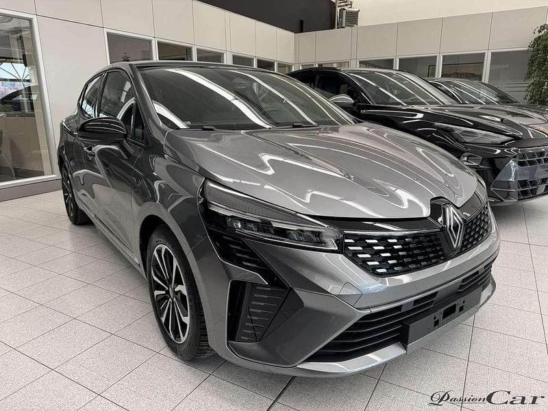 Usata Renault Clio V Techno 91 CV (66 kW) 2025 Grigio Utilitaria