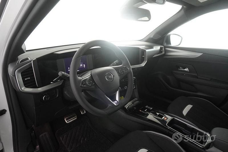 Usata Opel Mokka 131 CV (96 kW) 2024 Bianco SUV