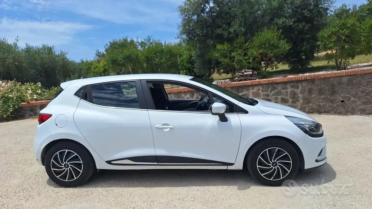 Usata Renault Clio IV Zen 75 CV (55 kW) 2017 Bianco Berlina