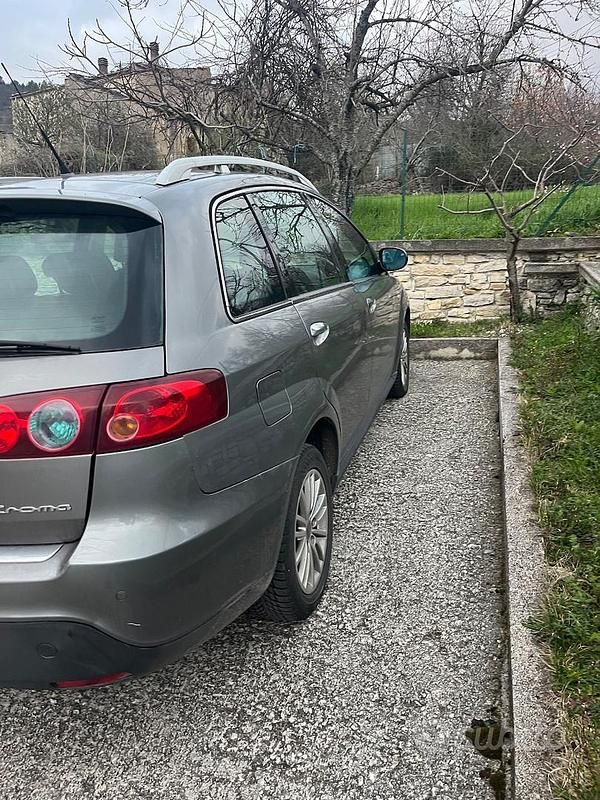 Usata Fiat Croma 120 CV (88 kW) 2009 Grigio Station wagon