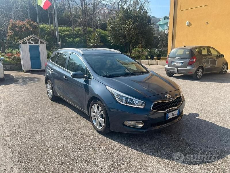 Usata Kia Ceed Sportswagon 110 CV (80 kW) 2013 Blu Station wagon