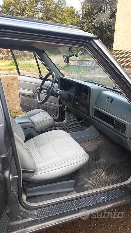 Usata Jeep Cherokee 1989 Grigio SUV