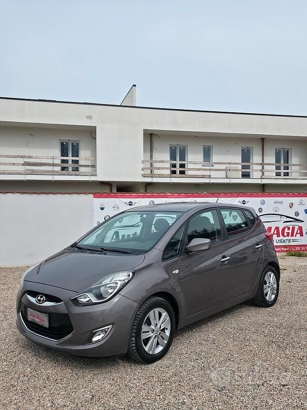 Usata Hyundai ix20 Comfort 90 CV (66 kW) 2011 Grigio Utilitaria