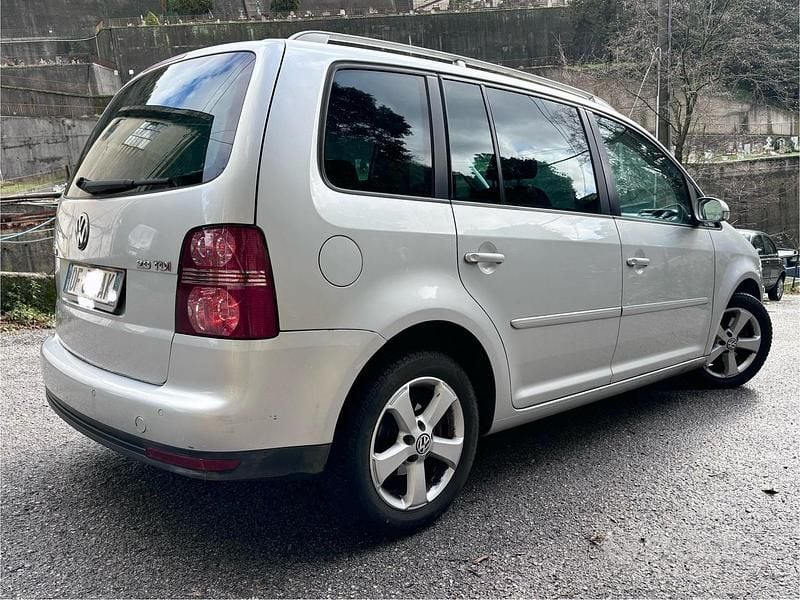 Usata VW Touran Highline 170 CV (125 kW) 2007 Grigio Monovolume