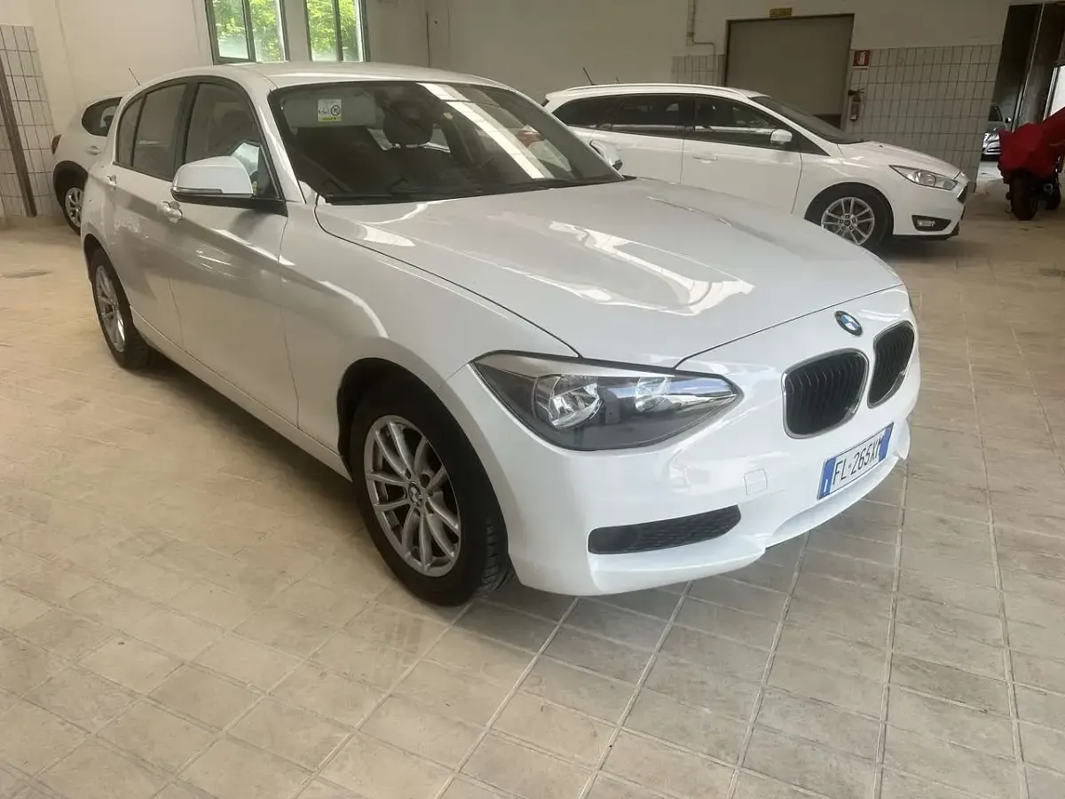 Usata BMW 114 95 CV (69 kW) 2014 Bianco Utilitaria
