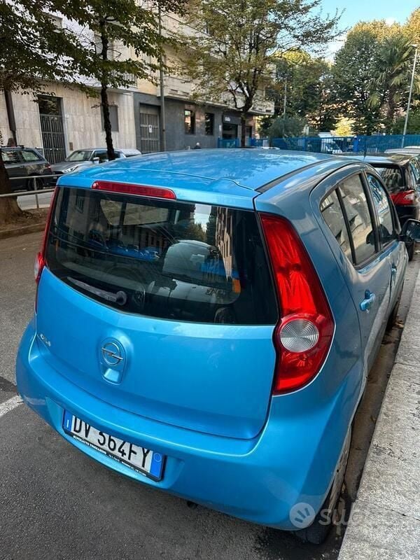 Usata Opel Agila Enjoy Plus 86 CV (63 kW) 2008 Blu/azzurro Utilitaria
