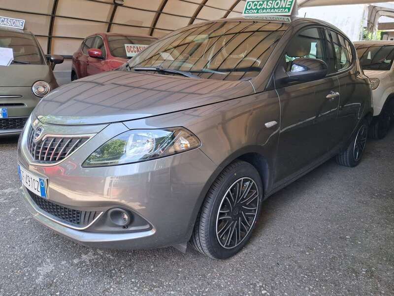 Grigio Usata 2021 Lancia Ypsilon Gold Due volumi | 10.900 € (Buon prezzo) - Immagine 1/4