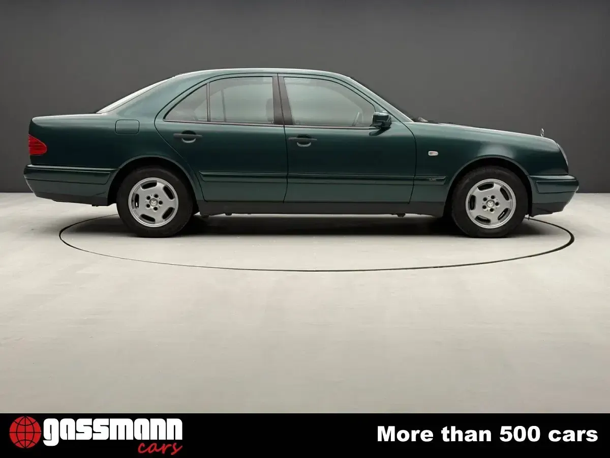 Usata Mercedes E220 95 CV (69 kW) 1997 Verde Berlina