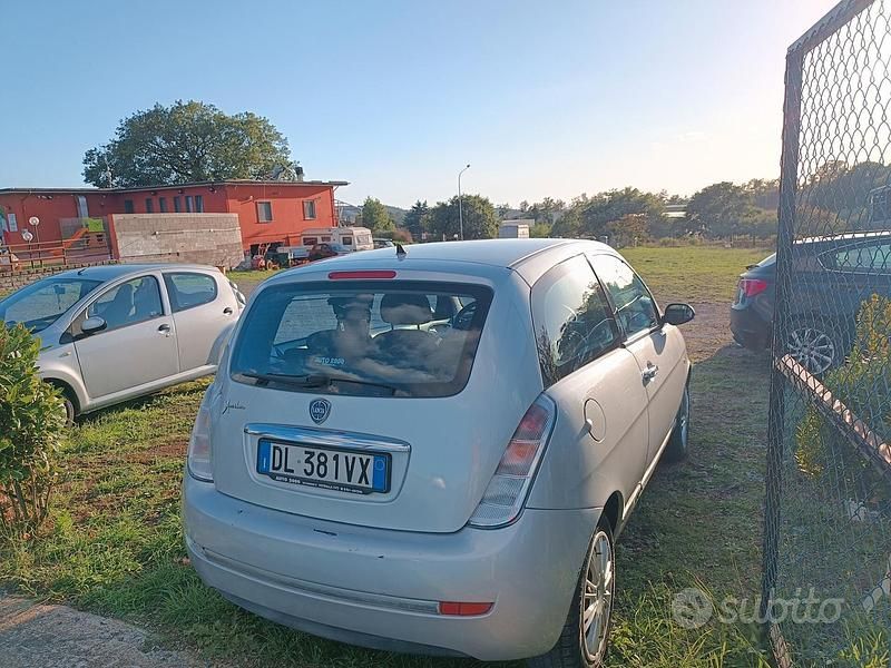 Usata Lancia Ypsilon 60 CV (44 kW) 2008 Grigio Utilitaria