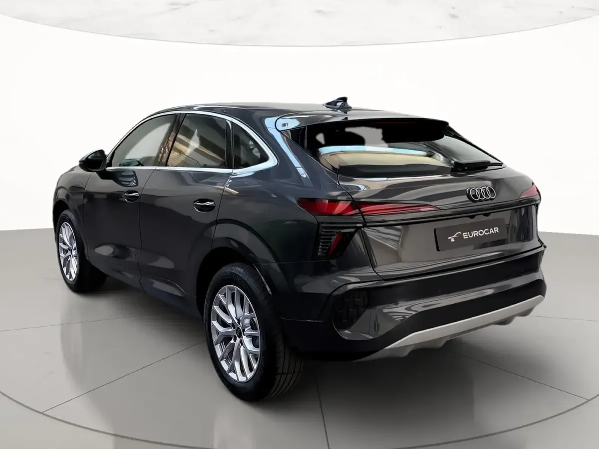Nuova Audi Q3 Sportback Advanced Plus 150 CV (110 kW) 2026 Grigio tambora metallico SUV