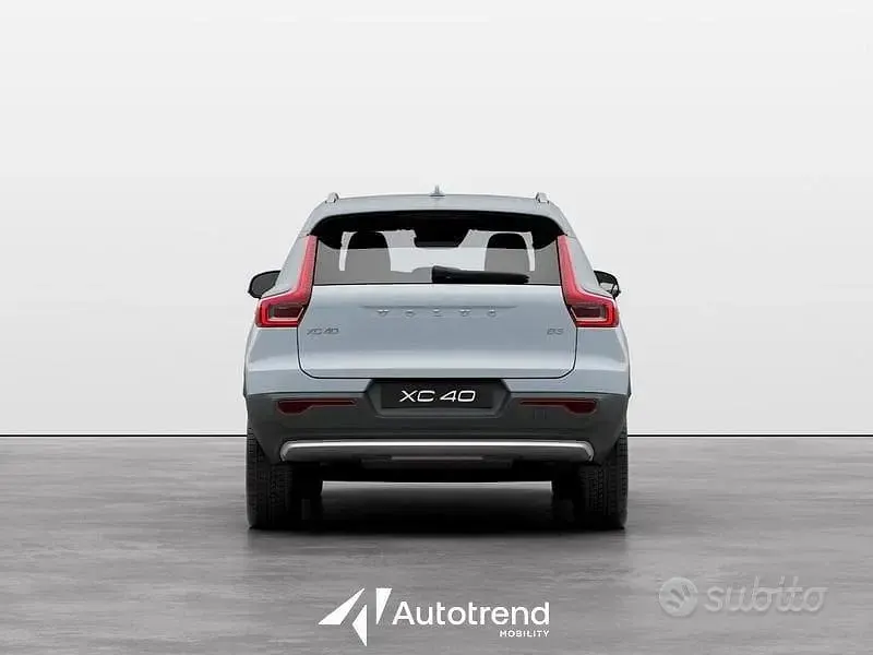 Nuova Volvo XC40 2026 Bianco SUV