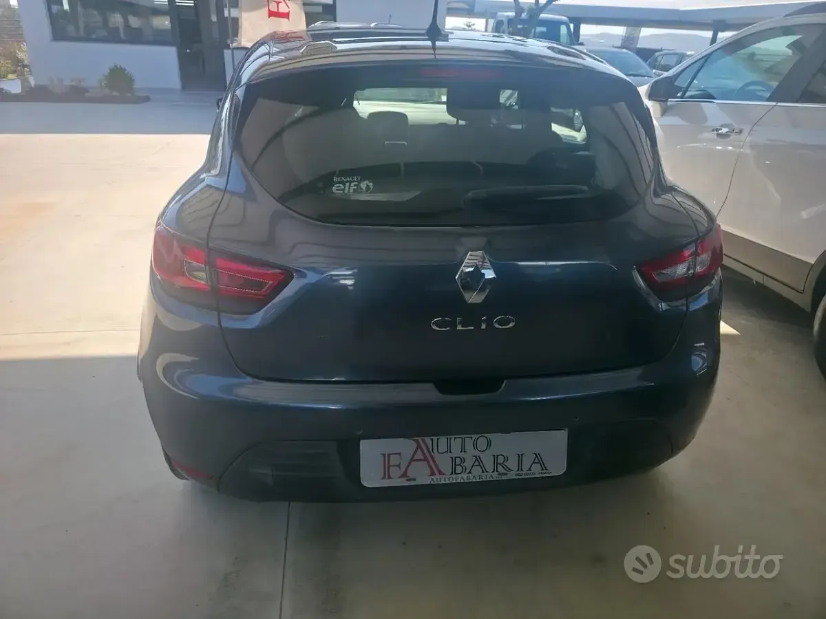 Usata Renault Clio IV Life 75 CV (55 kW) 2018 Blu Berlina