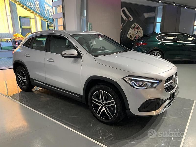 Usata Mercedes GLA200 Premium 163 CV (119 kW) 2021 Grigio SUV