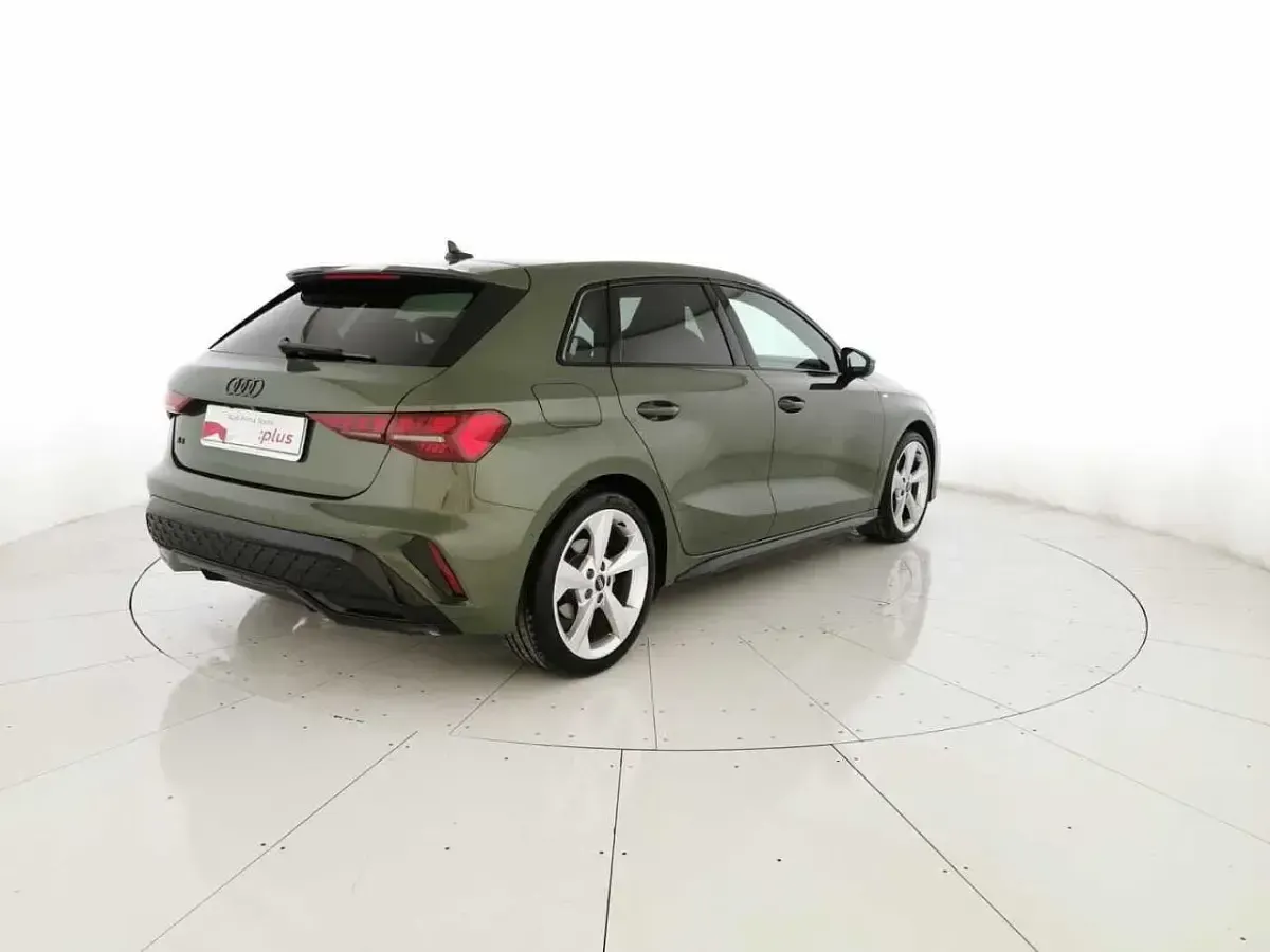 Usata Audi A3 S-Line 150 CV (110 kW) 2025 Verde Berlina