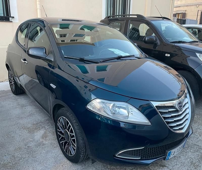 Usata Lancia Ypsilon S 95 CV (69 kW) 2015 Blu Utilitaria