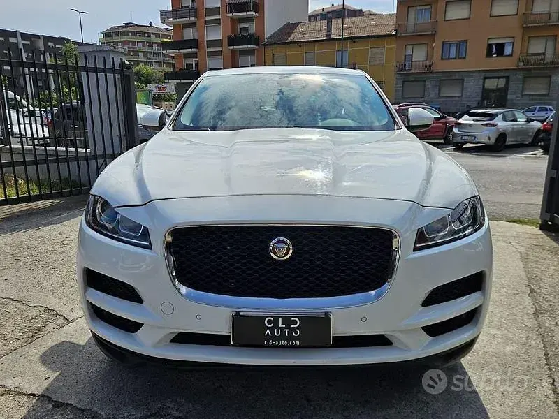 Usata Jaguar F-Pace Portfolio 180 CV (132 kW) 2016 Bianco SUV