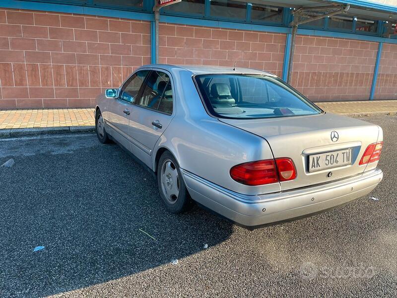 Usato 1998 Mercedes E200 2.0 LPG_Hybrid 136 CV (1.800 €)