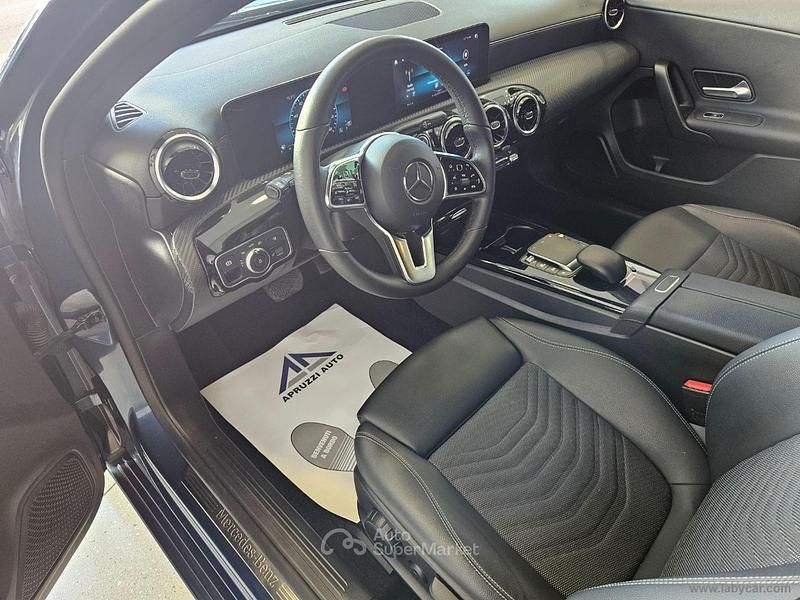 Usata Mercedes A180 116 CV (85 kW) 2022 Blu/azzurro Berlina