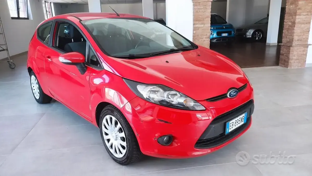 Usata Ford Fiesta 68 CV (50 kW) 2010 Rosso Berlina