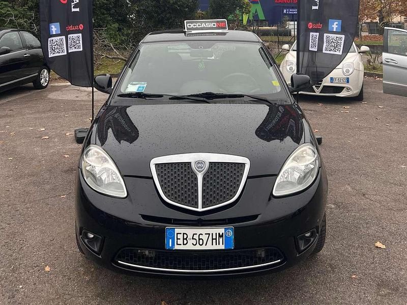 Nero Usata 2010 Lancia Ypsilon Due volumi | 3500 € (Buon prezzo) - Immagine 1/4