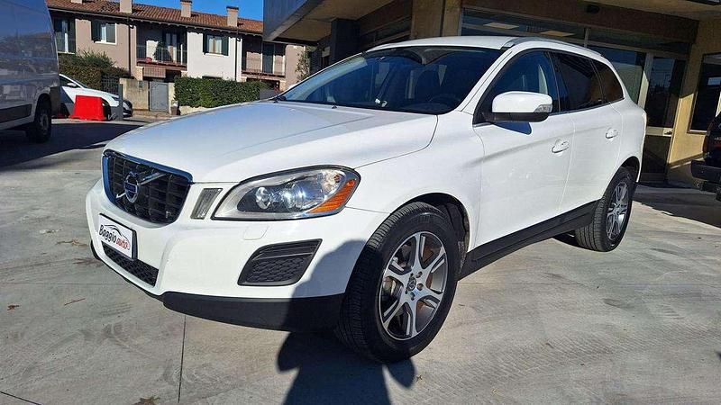 Usata Volvo XC60 Summum 215 CV (158 kW) 2011 Bianco pastello SUV