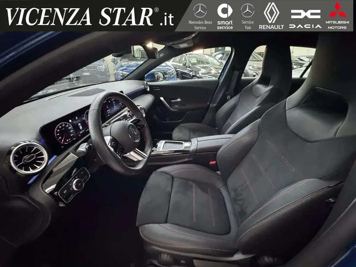 Usata Mercedes A180 Premium 116 CV (85 kW) 2024 Blu Berlina