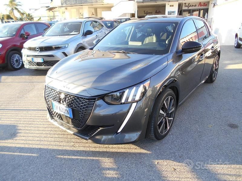 Usata Peugeot 208 GT 131 CV (96 kW) 2022 Grigio Utilitaria