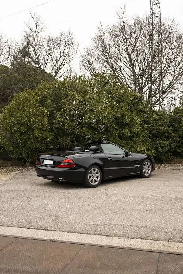 Usata Mercedes SL350 272 CV (200 kW) 2007 Nero Cabrio
