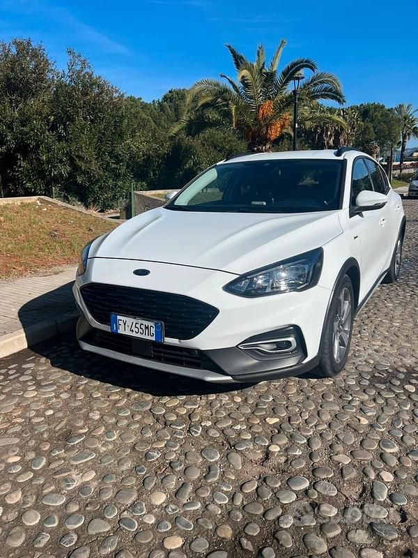 Usata Ford Focus Active 120 CV (88 kW) 2020 Bianco Berlina