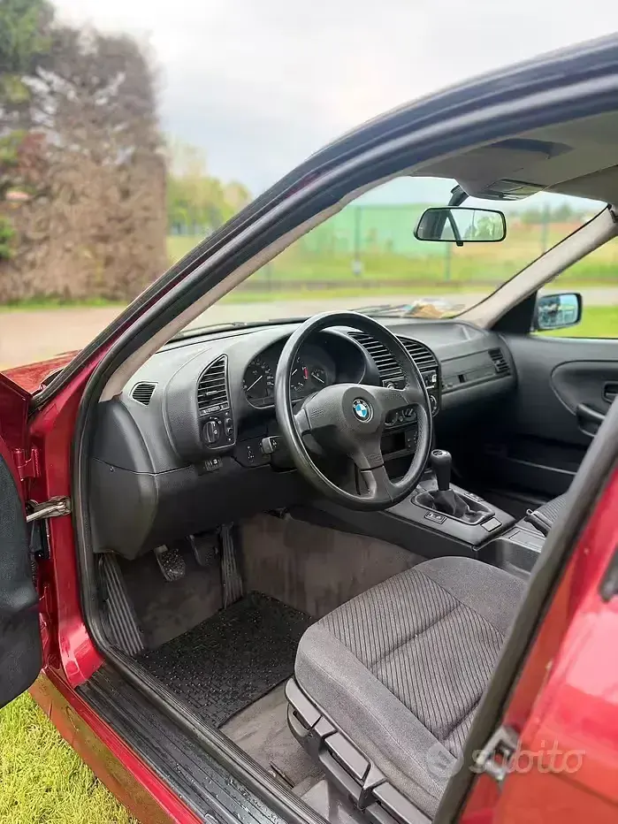 Usata BMW 318 113 CV (83 kW) 1991 Rosso Berlina