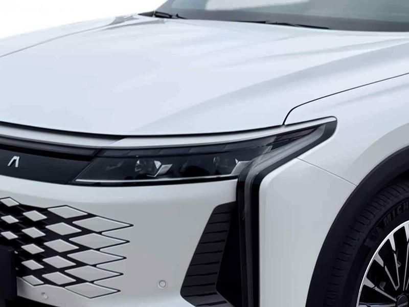 Usata Omoda 9 537 CV (394 kW) 2025 Khaki white?bx? SUV