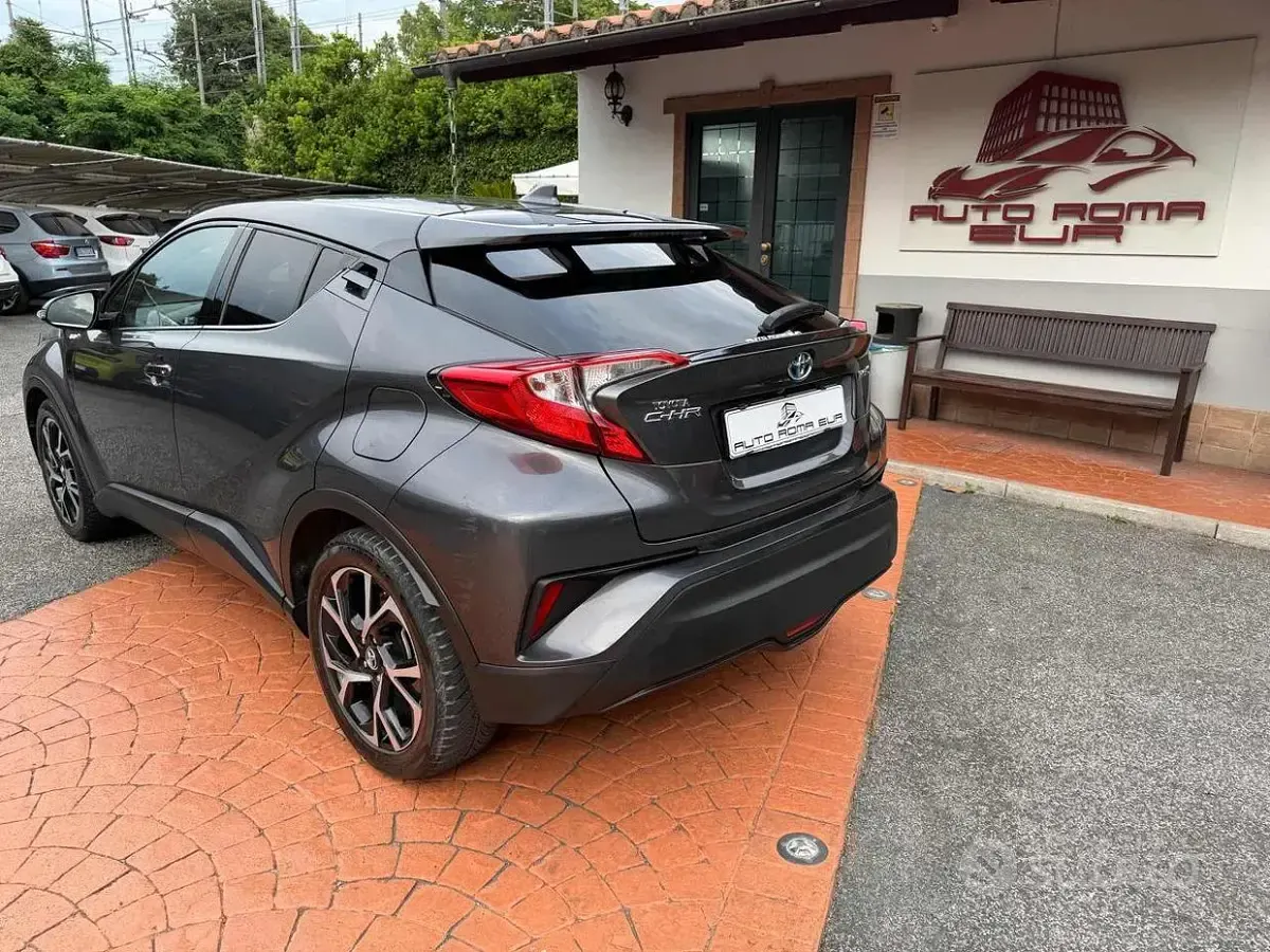 Usata Toyota C-HR Trend 98 CV (72 kW) 2019 Grigio SUV