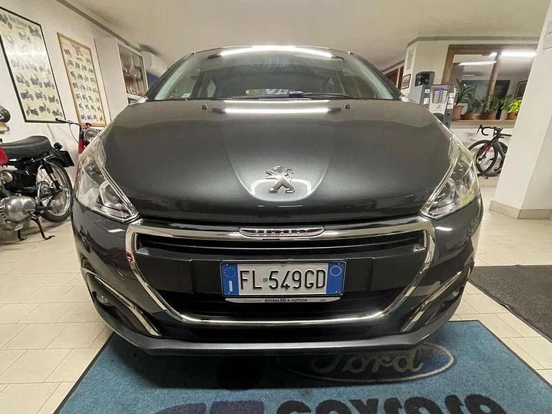 Grigio Usata 2017 Peugeot 208 Active Due volumi | 8500 € (Buon prezzo) - Immagine 1/4