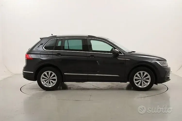 Usata VW Tiguan Life 122 CV (89 kW) 2022 Grigio SUV