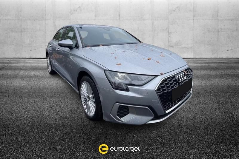 Usata Audi A3 e-tron Business 110 CV (80 kW) 2023 Argento metallizzato Utilitaria