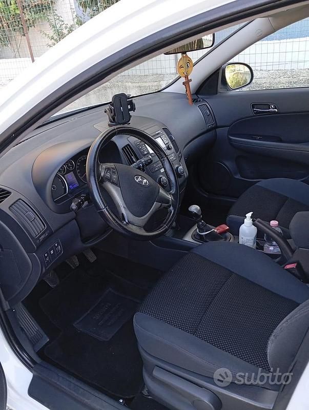 Usata Hyundai i30 90 CV (66 kW) 2010 Bianco Station wagon