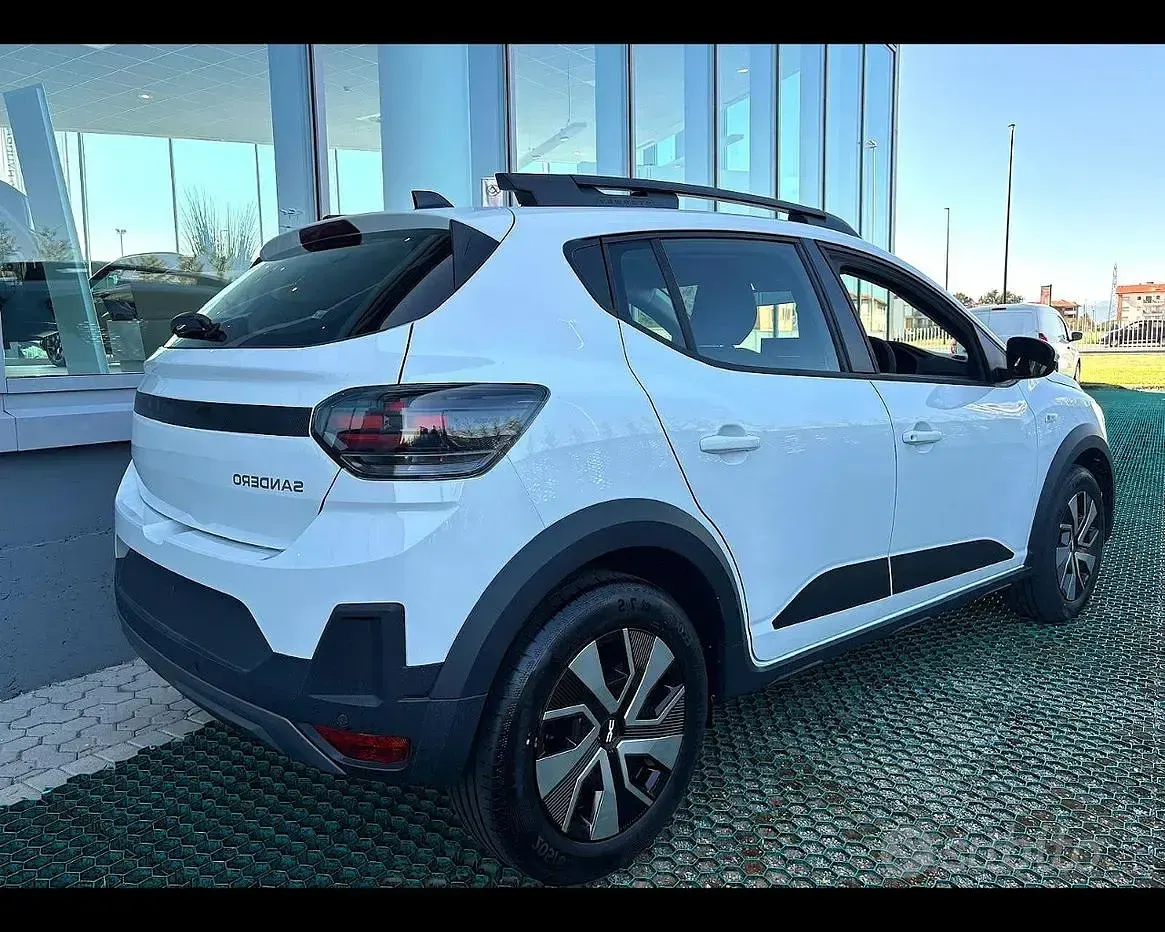 Nuova Dacia Sandero Stepway 122 CV (89 kW) 2026 Bianco Berlina