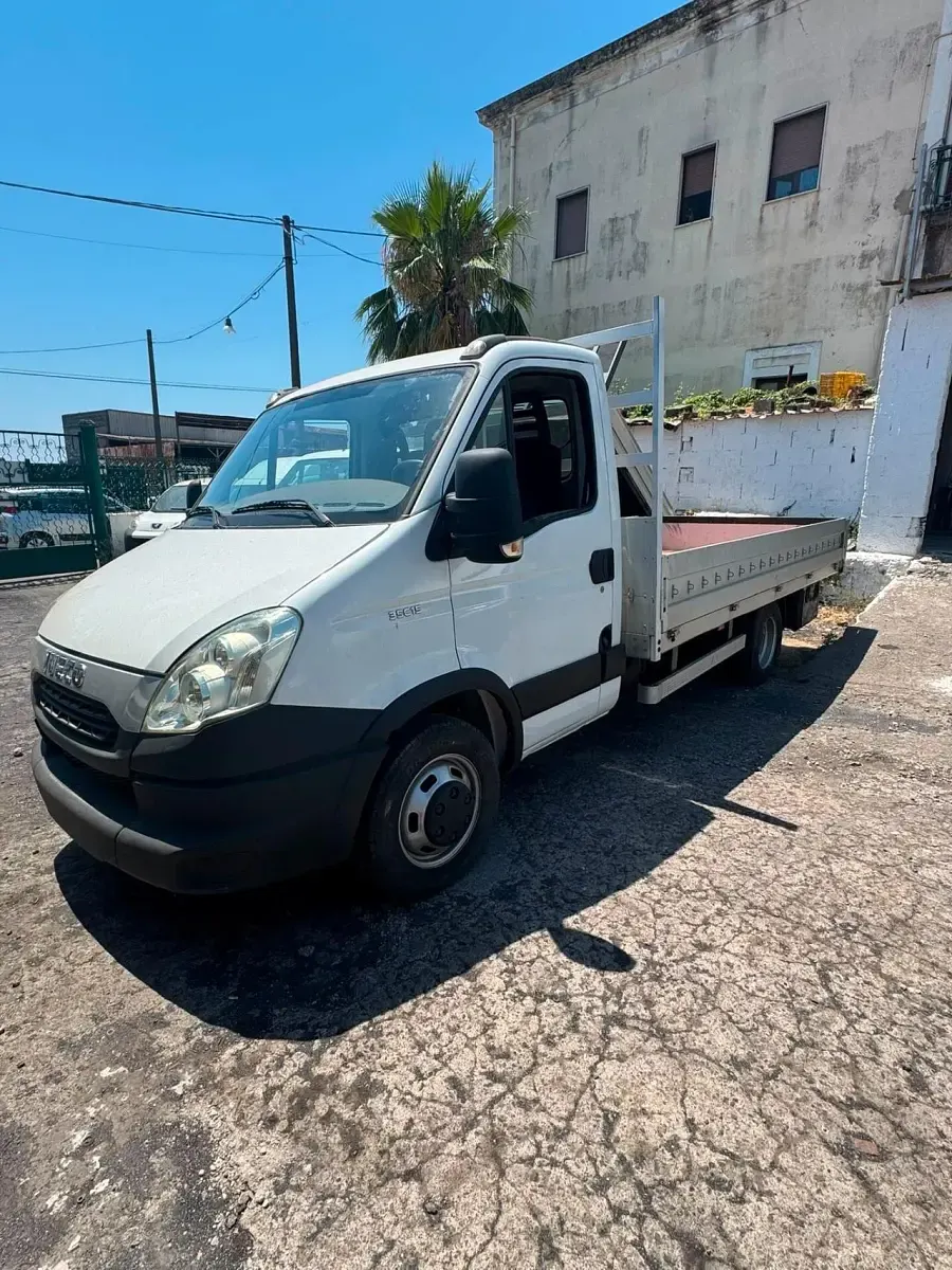 Usata Iveco Daily 145 CV (106 kW) 2012 Bianco Berlina