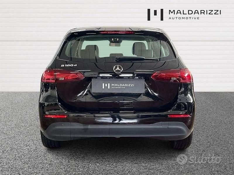 Usata Mercedes 180 Executive 116 CV (85 kW) 2023 Nero Berlina