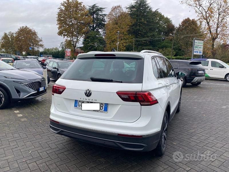 Usata VW Tiguan Life 150 CV (110 kW) 2021 Bianco SUV