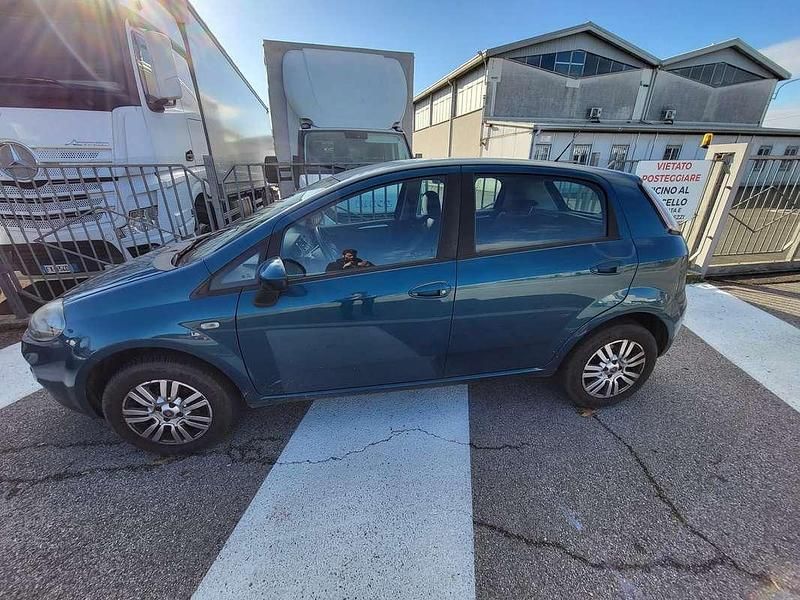 Usata Fiat Punto Easy 69 CV (50 kW) 2013 Blu/azzurro Utilitaria