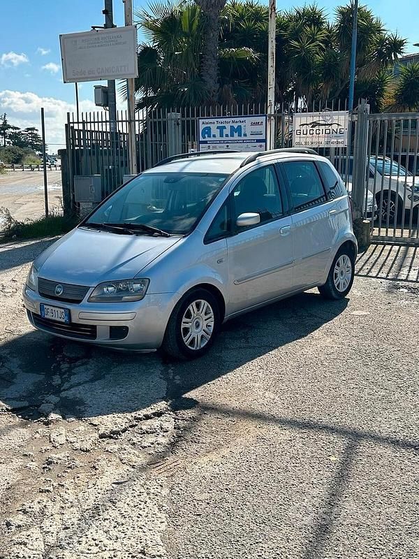 Usata Fiat Idea 70 CV (51 kW) 2007 Grigio Monovolume